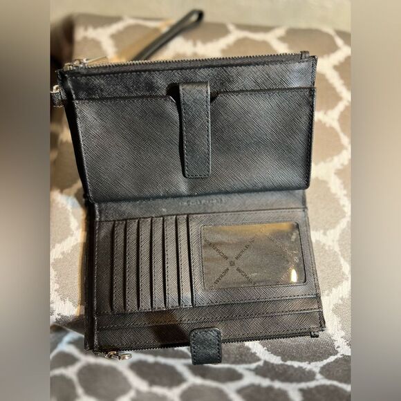 Michael Kors Jet Set wristlet,excellent condition, like new. Signature logo, blk - Picture 2 of 10